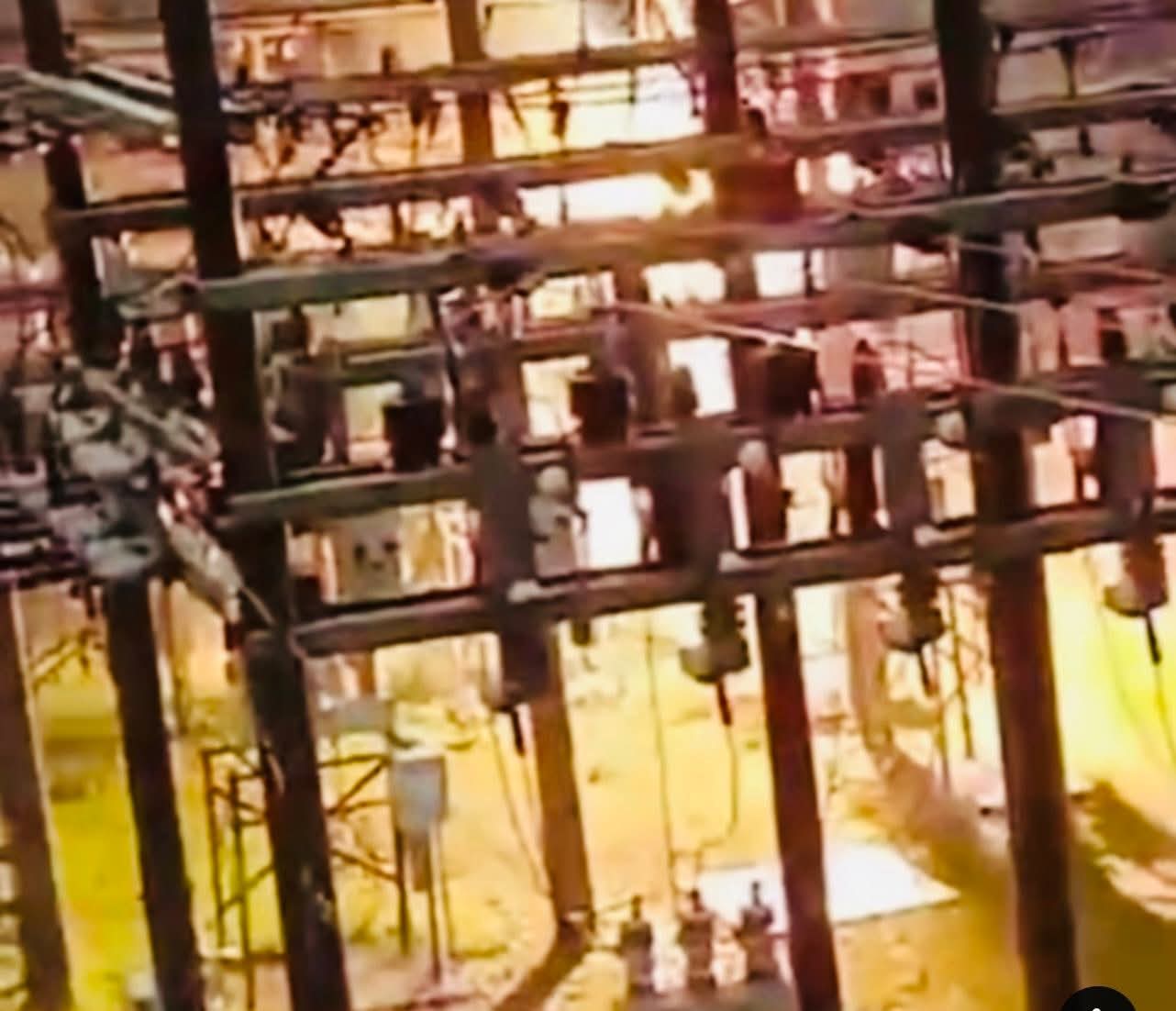 মেহেন্দিগঞ্জ পল্লী বিদ্যুৎতে বজ্রপাত, ৫ঘন্টা পর বিদ্যৎ সরবরাহ স্বাভাবিক